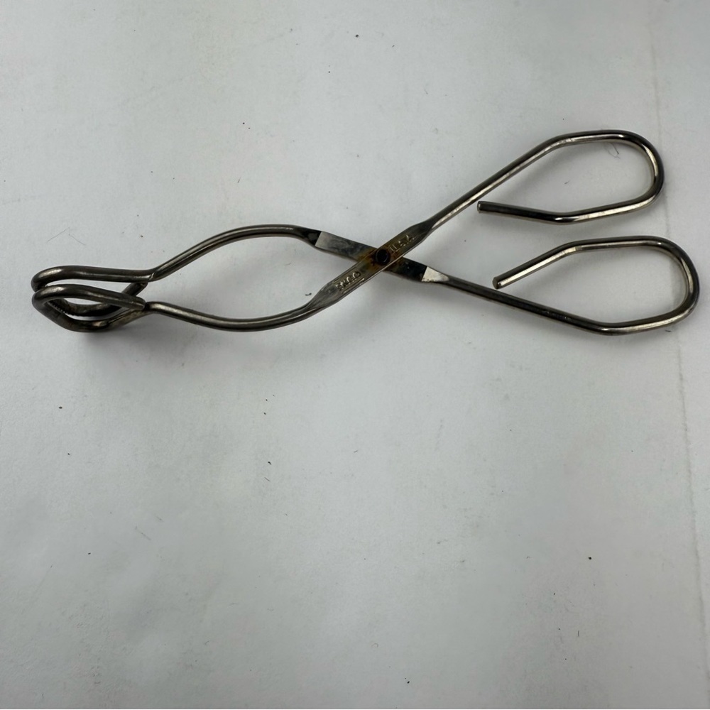 Vintage Ekco Stainless Steel Grabber Tongs Kitchen Utensil SEE ALL PICS.